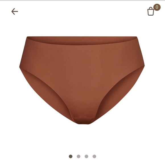 SKIMS Smooth Essentials Crop Tank and Brief Set - Picture 7 of 7